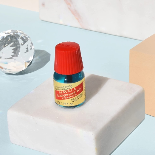 مقوي الاظافر -  من مافالا