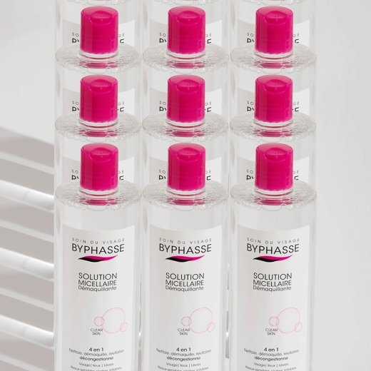 مزيل مكياج لكل انواع البشرة بما فيها الحساسه - من بايفيز