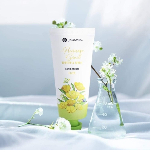 كريم اليدين بالحلزون وزهرة الربيع- من جي كوزمك